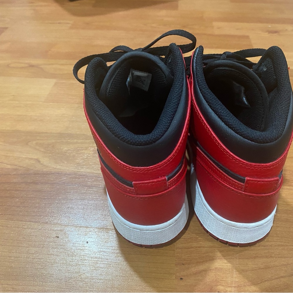 Shoes - Picture 4 of 5